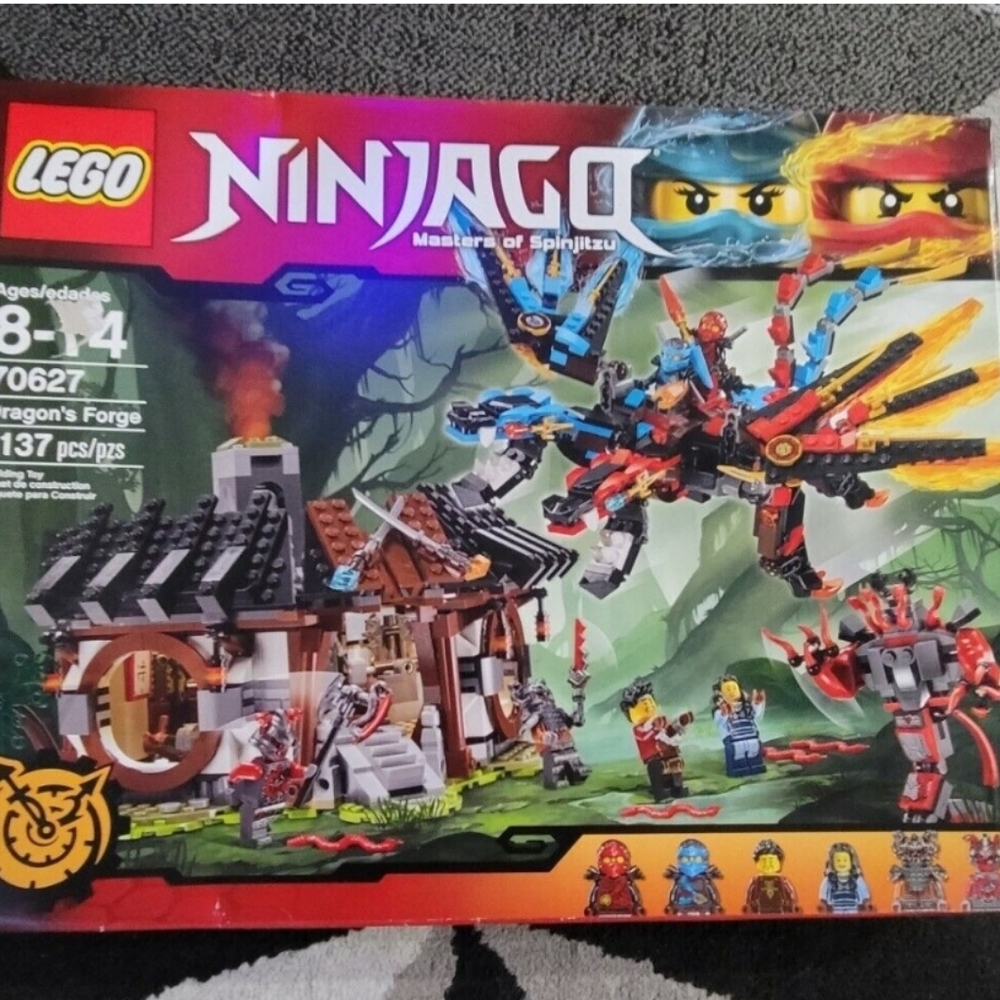 Lego Ninjago "Dragons Forge" set 70627 1137 pieces